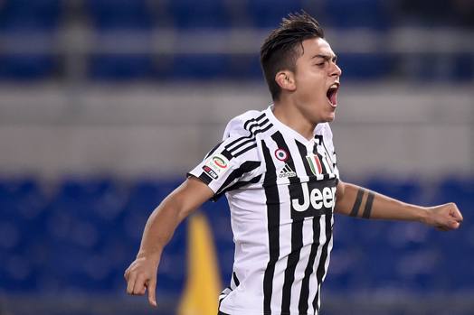 Urlo liberatorio nel cielo di Roma: Dybala esulta dopo il vantaggio bianconero. Lapresse